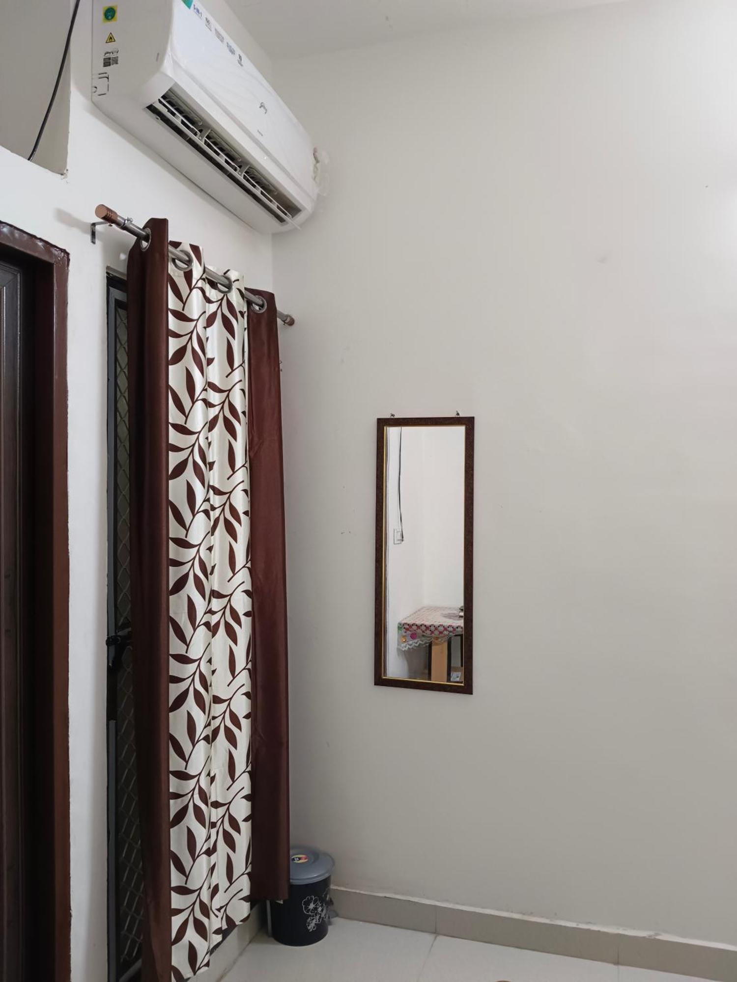 Pratibha Home Stay Джабалпур Номер фото